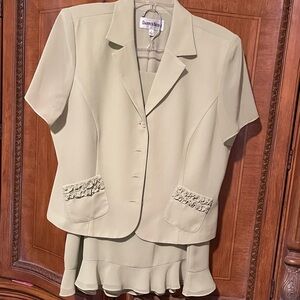 Danny & Nicole Light GreenSkirt Set